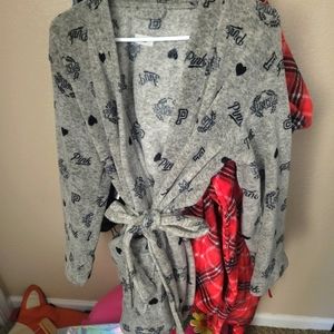 VS Pink Robe Med/LG